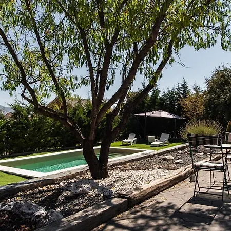 Con Piscina A Un Paso De Segovia Chalé *